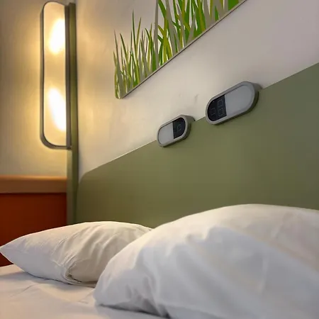 Ibis Budget Centre Hotel 2*