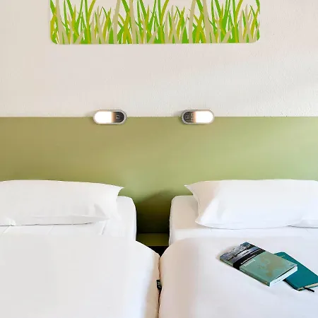 Ibis Budget Centre 2*